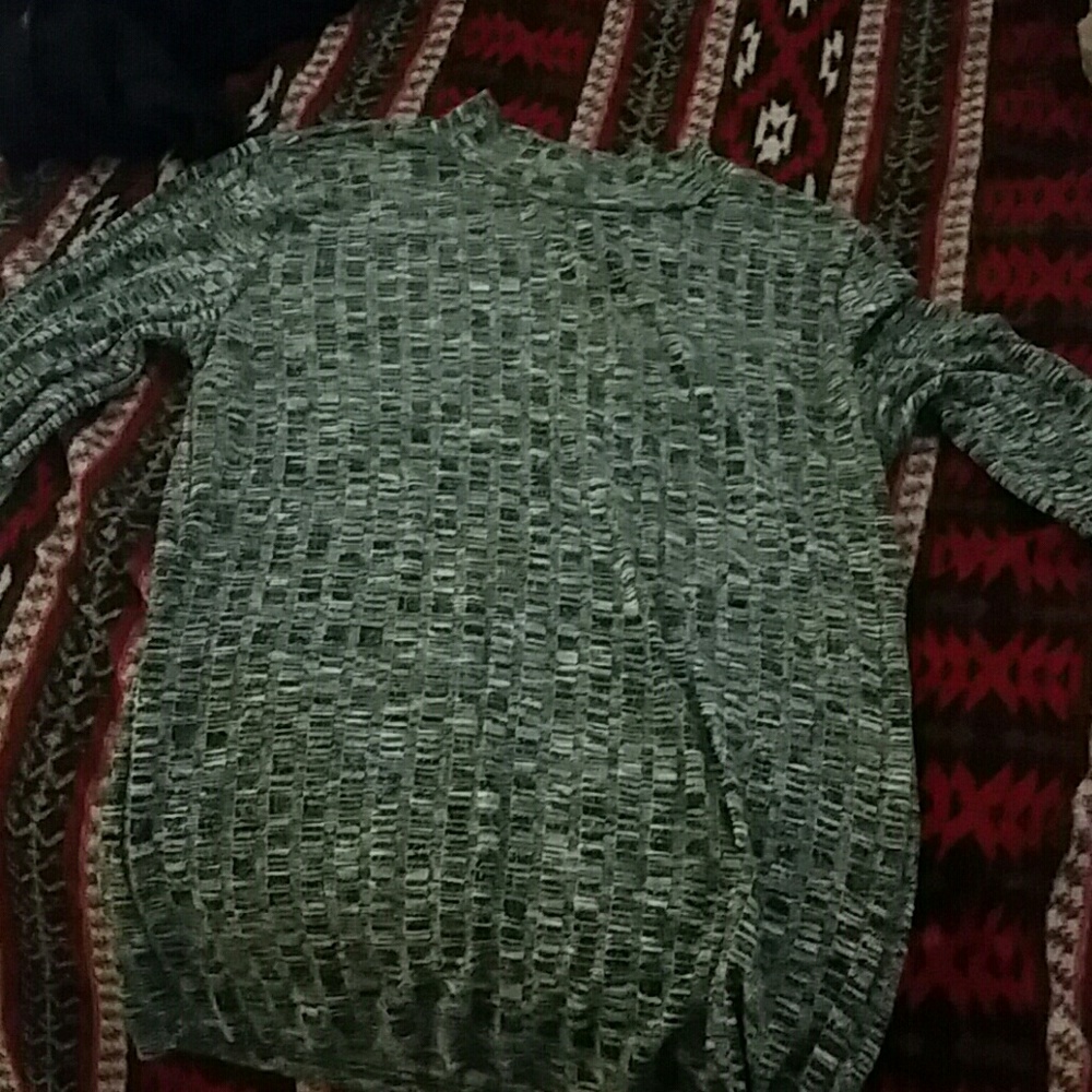 Long sleeve grey shirt